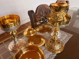 2026 El respeto cuidado de los vasos y objetos sagrados. La comunidad Parroquial con sus recursos restaura nuestros vasos sagrados y objetos litúrgicos.